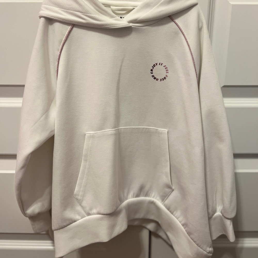 White Hoodie with Front Pocket